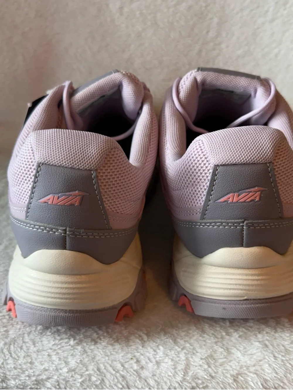Avia light purple
